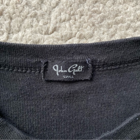 Brandy Melville John Galt Flower T-Shirt - Picture 4 of 4